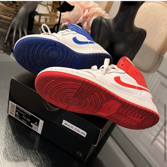 SOLD  Nike Air Jordan 1 Mid SE (GS) 85 SOLD - Picture 6 of 10